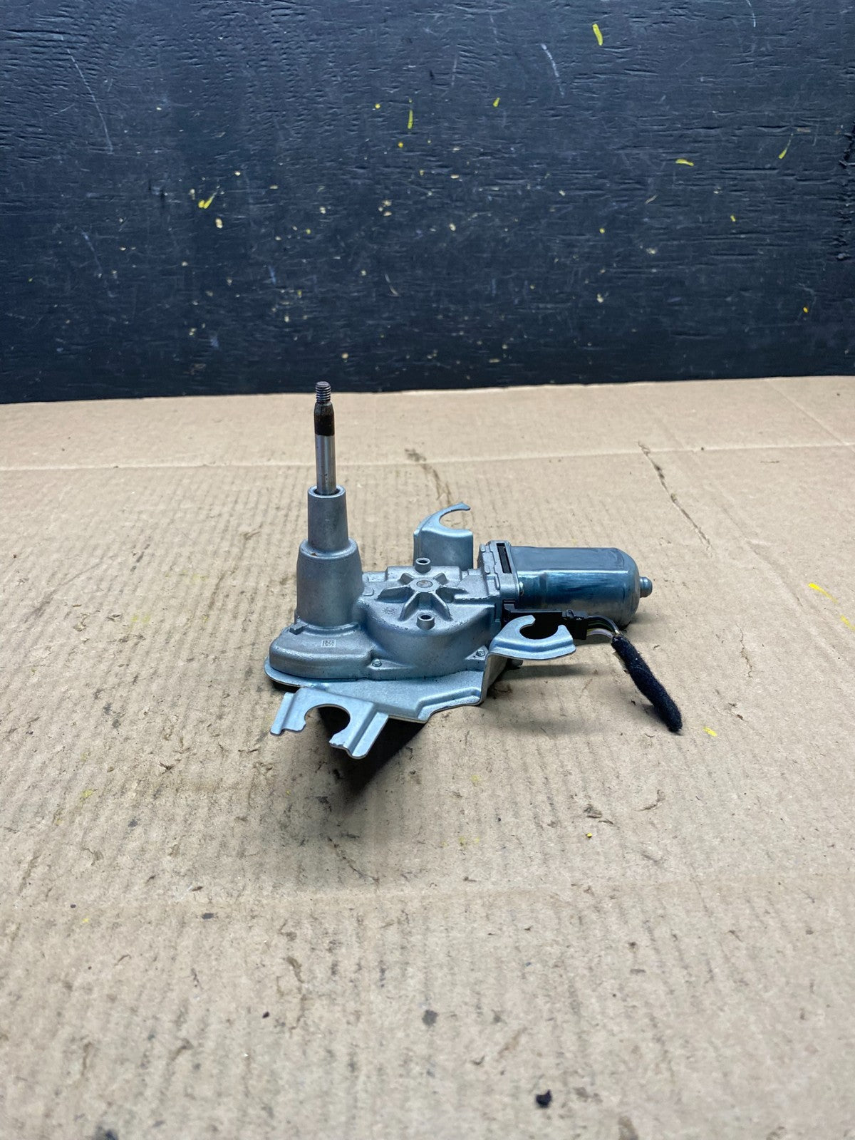 2015 - 2018 Jeep Renegade Tailgate Back Door Rear Wiper Motor Wiper r6121  DG1