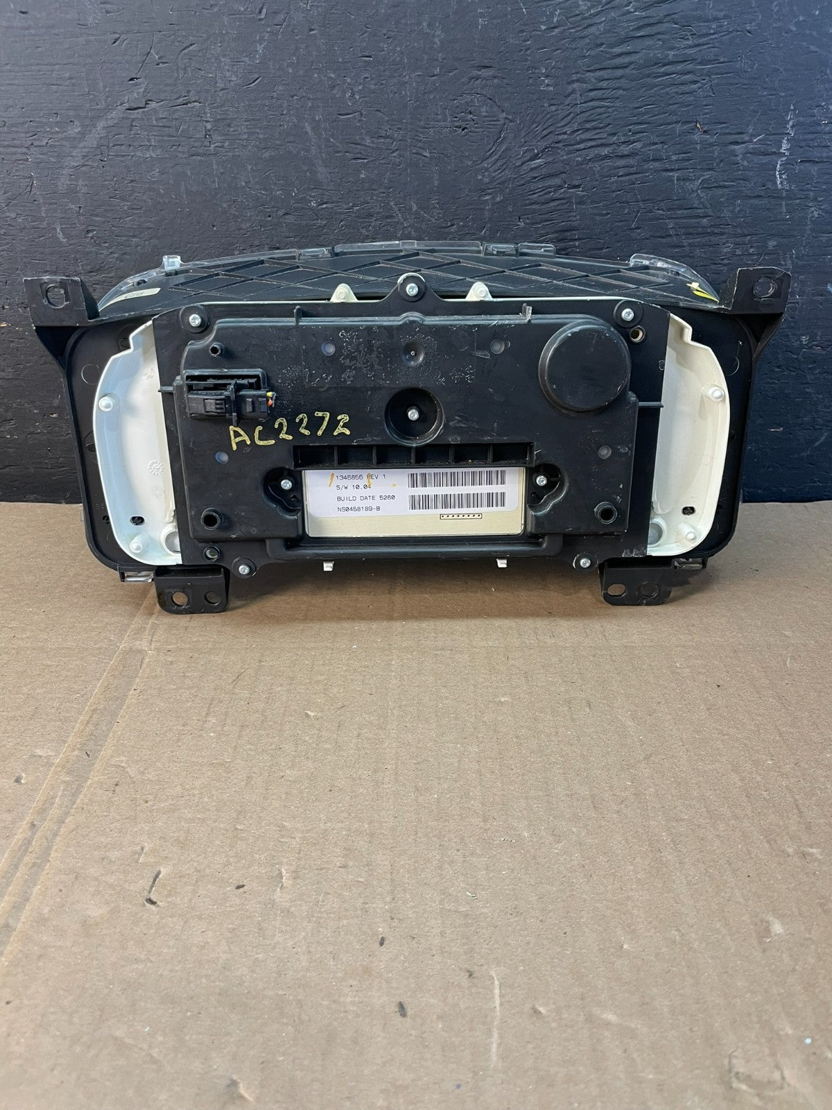 2006 to 2010 Hummer H3 Dash Cluster Gauge Speedometer OEM AC2272 DG5