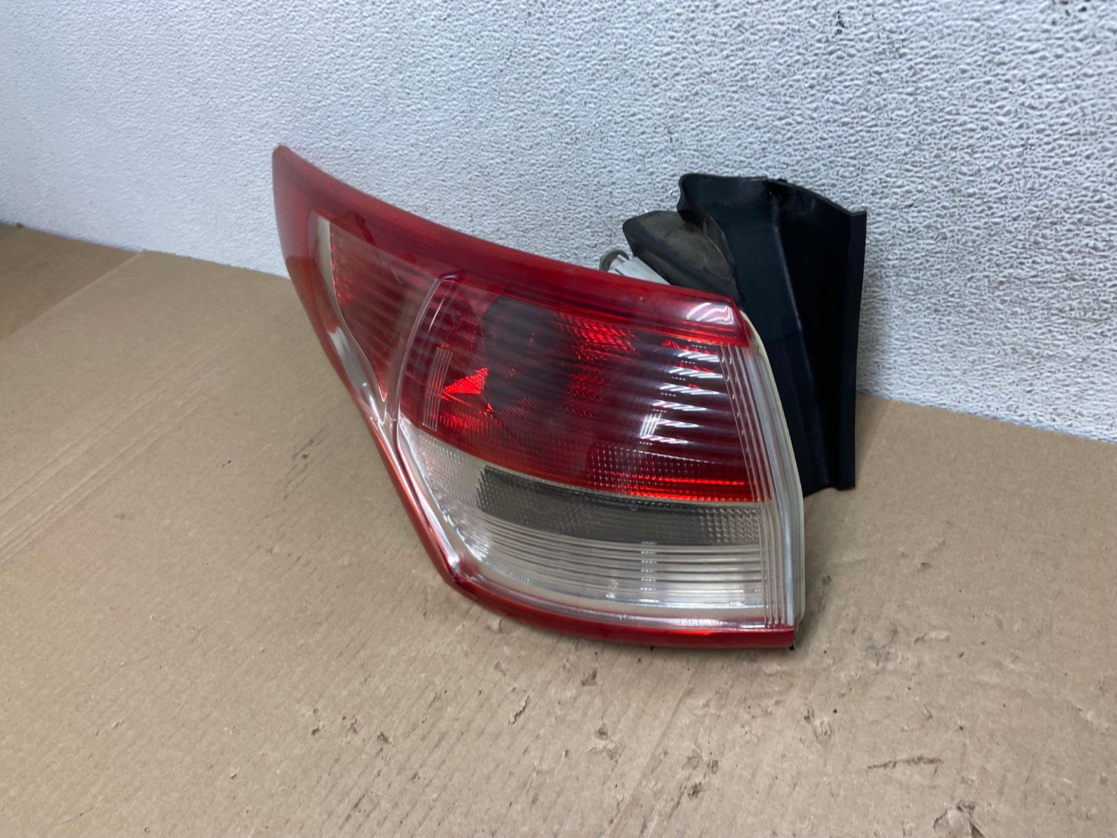 2013 to 2016 Ford Escape Left Driver LH Side Tail Light AE9656 LK1
