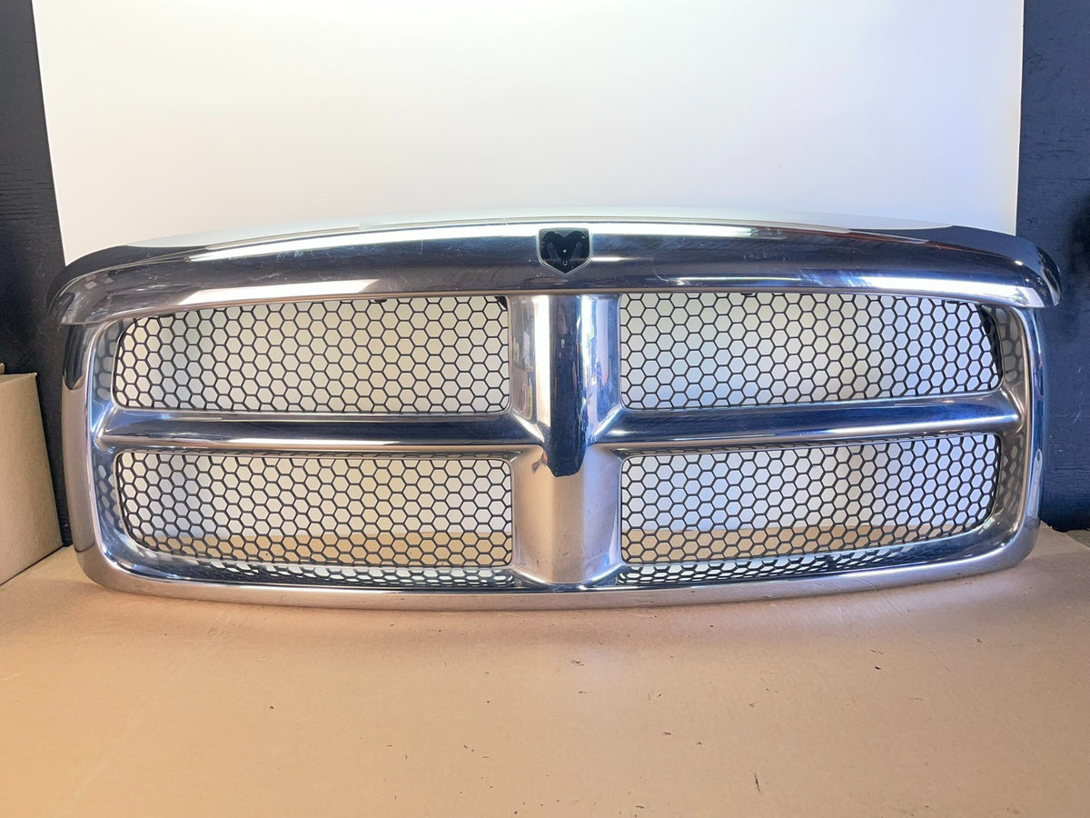 2002 2003 2004 2005 Dodge Ram 1500  Upper Front Grill Grille AH0348 DG0
