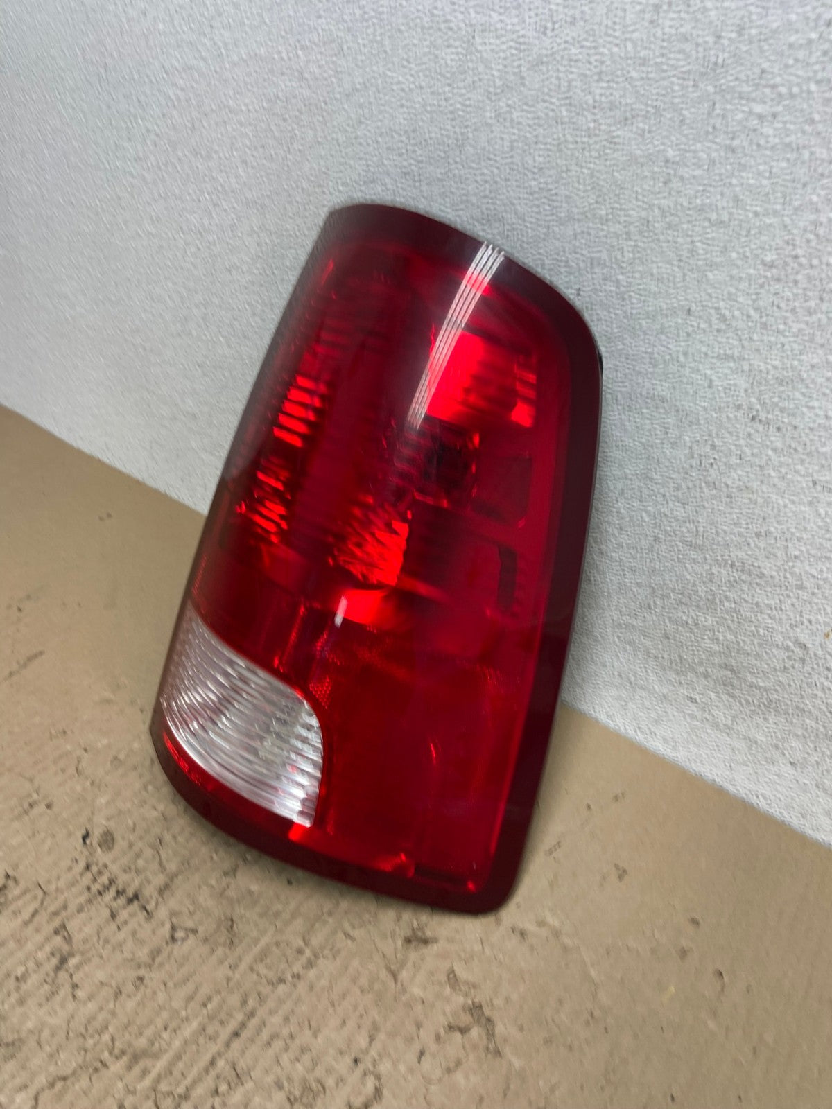 2010 to 2018 Dodge Ram 1500 Right Passenger RH Side Tail Light AF2955 LK1