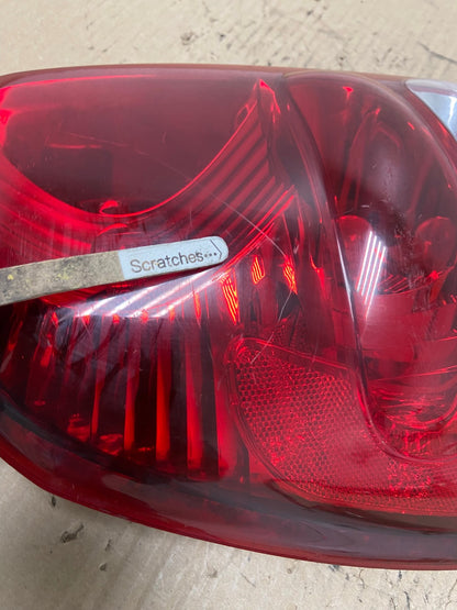 2004 to 2007 Buick Rainier Left Driver LH Tail Light AF7221 LK3