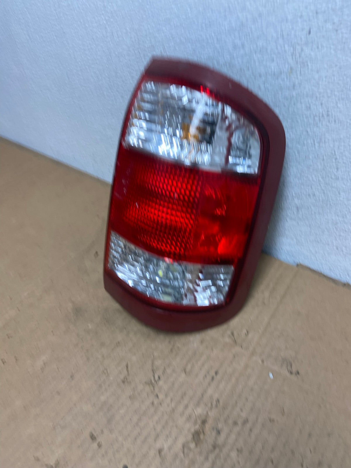 1999 to 2004 Nissan Pathfinder Right Passenger Rh Side Tail light AD0955 LK1