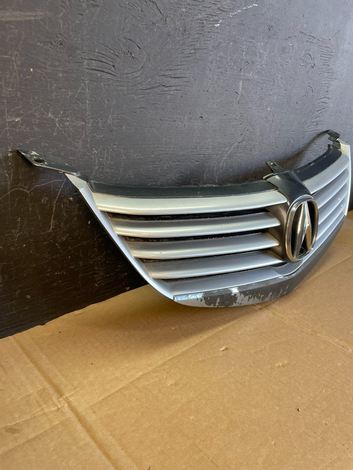 2005 to 2008 Acura RL Front Upper Grille Grill Emblem AC5429 DG2