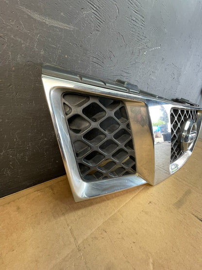 2005 2006 2007 Nissan Pathfinder Chrome Front Upper Grill Grille AC5148 DG2