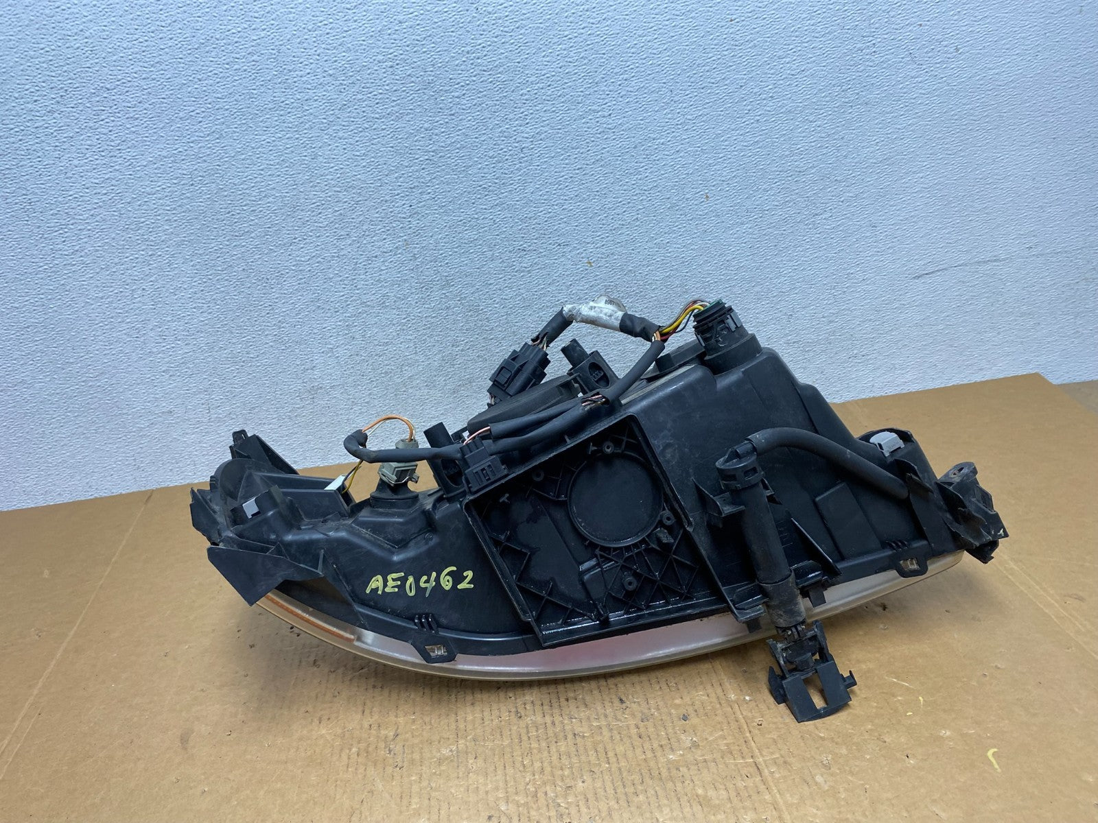 2005 to 2009 Volvo S60 Left Halogen Driver Side Headlight AE0462 DW8