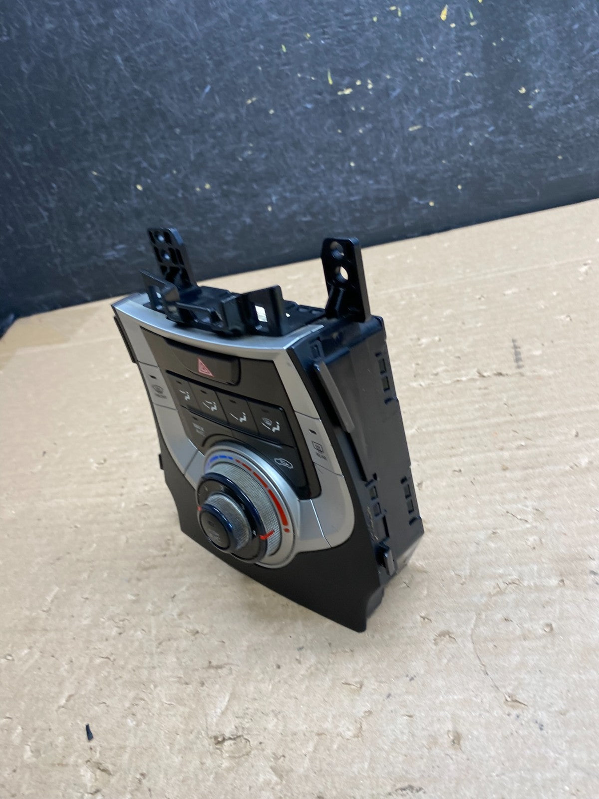 2011 - 2013 Hyundai Elantra Center Heater A/C AC Climate Control Panel ag6420 DG2