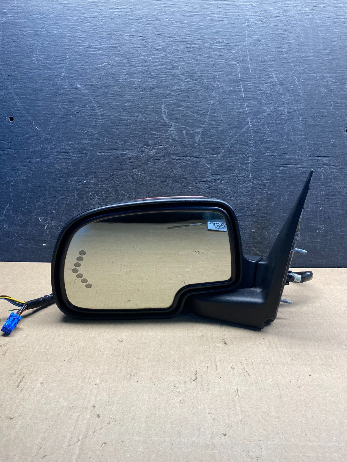 2003-2006 Chevrolet Tahoe Suburban Left Driver LH Turn Door Mirror ag1950 DG8