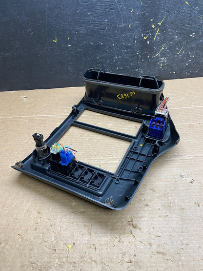1997 - 2000 INFINITI QX4 Center Console Climate Radio Trim Bezel W1683 DG4