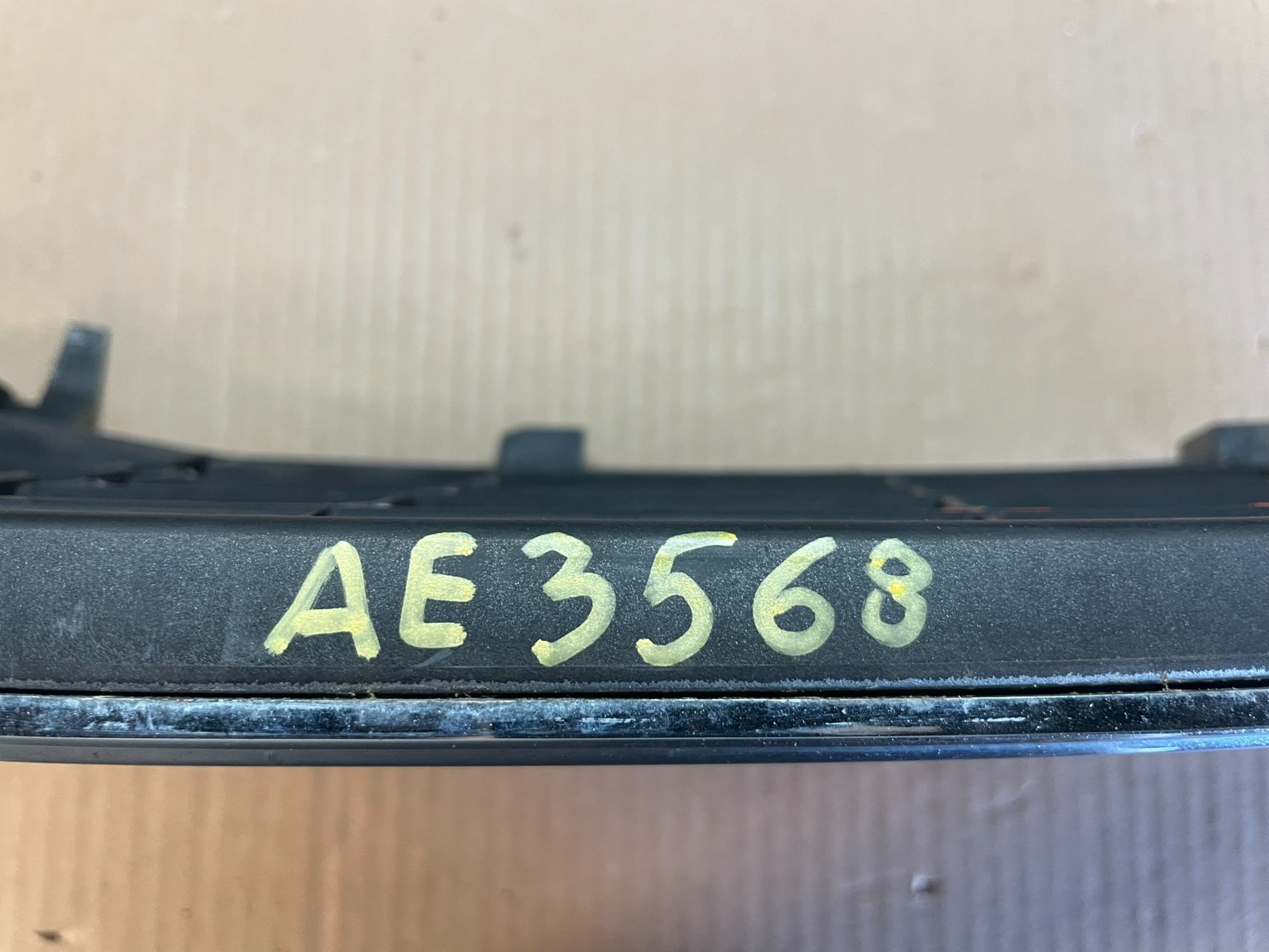 2005-2007 Mercedes W203 C230 C320 C350 Front Upper Grill Grille AE35685