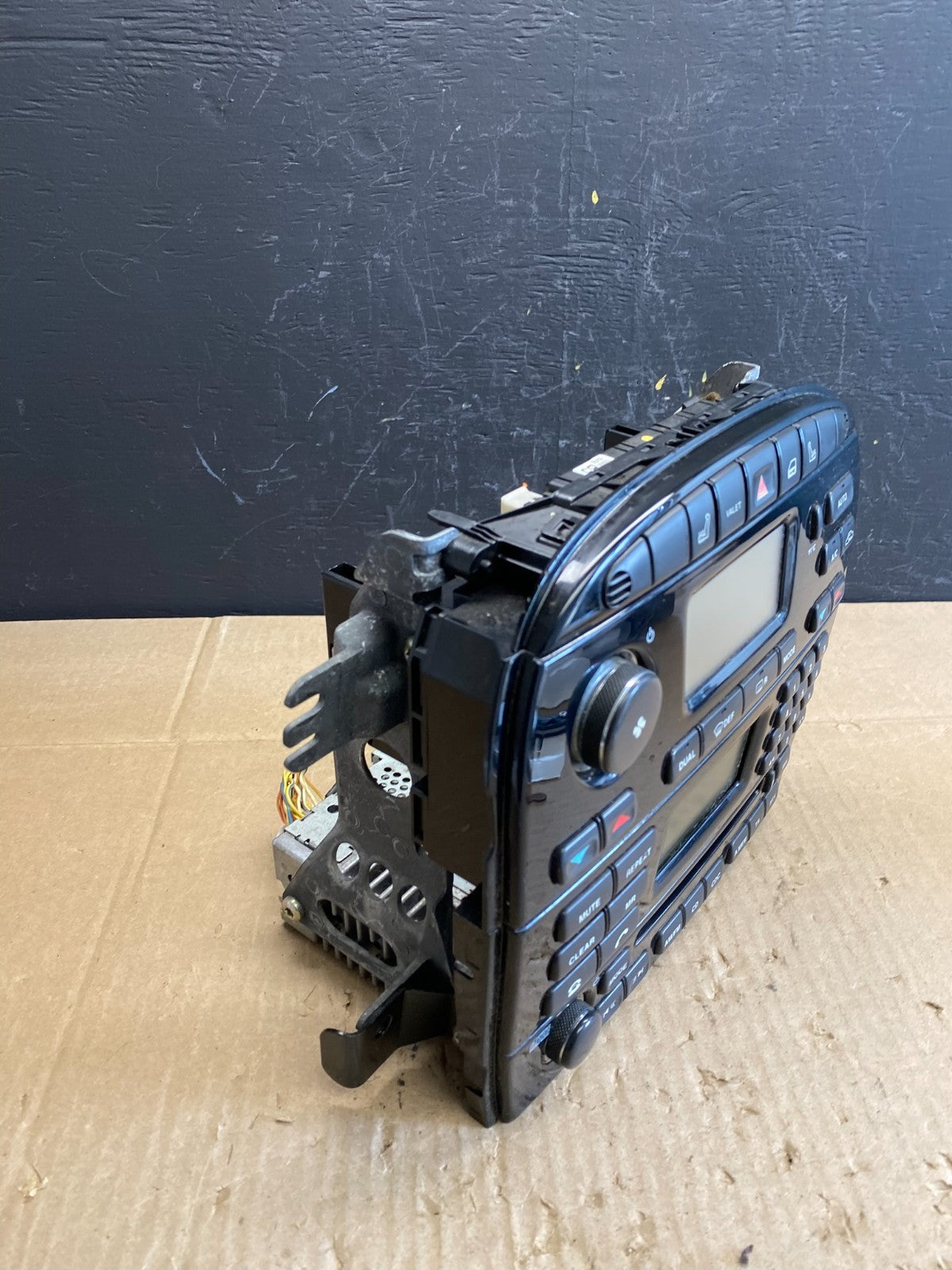 2004-2007 Jaguar XJ8 XJR Climate Control Control Radio AM/FM Panel OE AB9616 DG1