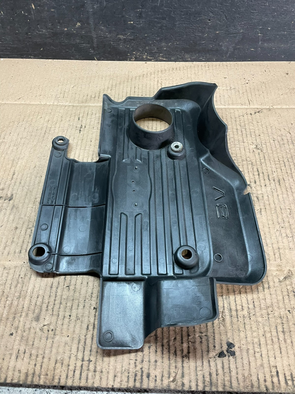 1999 2000 2001 Infiniti i30 3000 v6 Engine Cover Motor Shield J4187 PS7