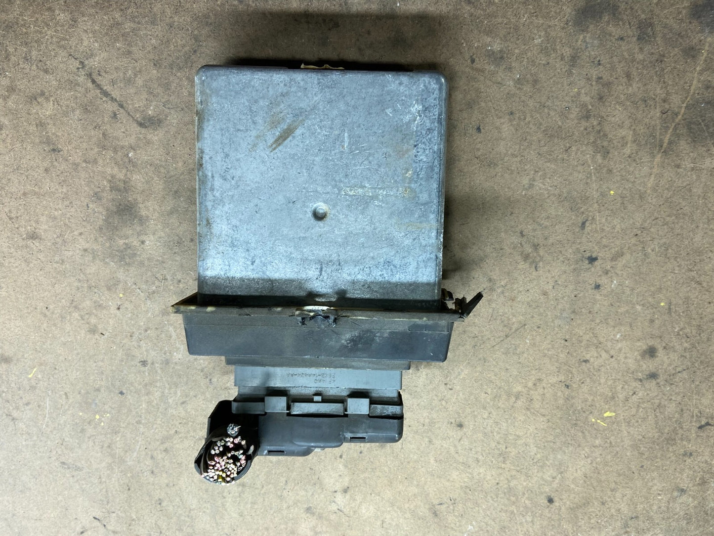 2004 Ford Van E250 4.6L Engine Control Module 4c2a-12a650-md AG4020 DG0