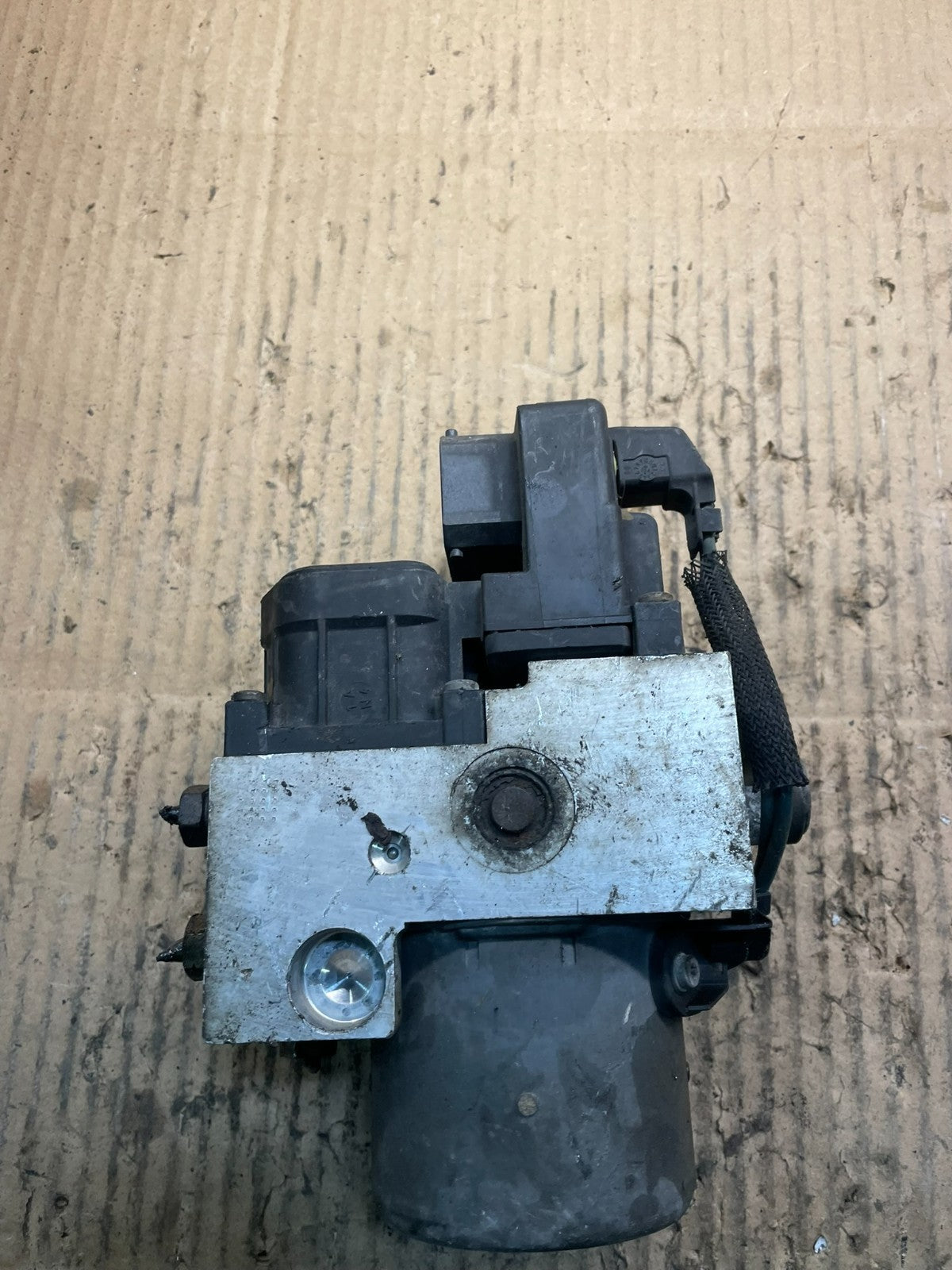 2004 2005 Dodge Durango ABS Anti Lock Brake Pump OEM X8854 DG3