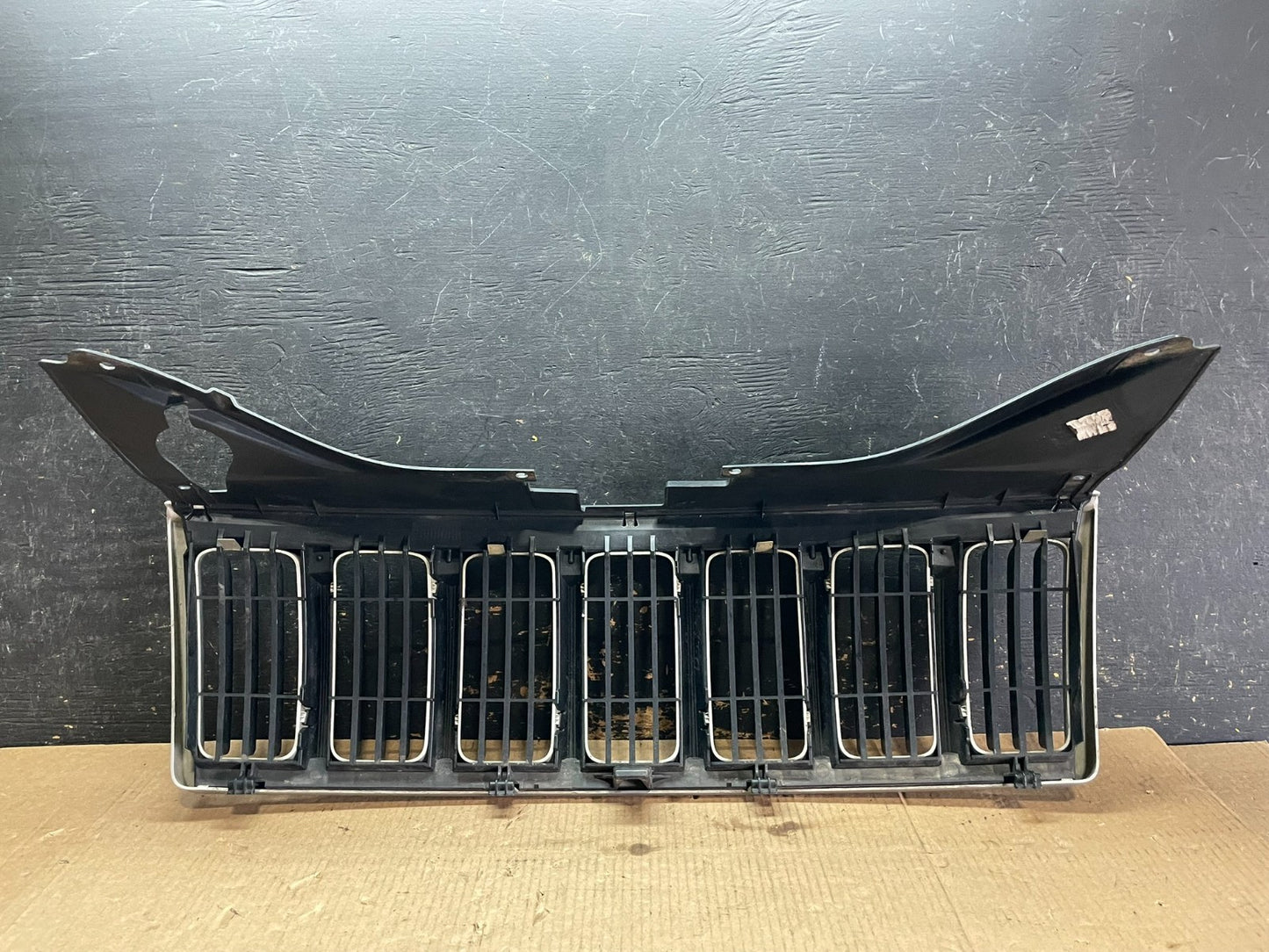 2008 2009 2010 2011 2012 Jeep Liberty Front Upper  Grill Grille OEM Y9601 DG7