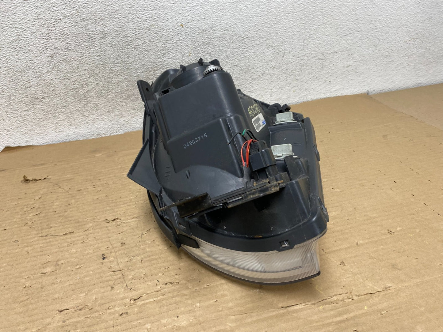 2005 to 2006 Kia Sportage Right Passenger RH Halogen Headlight DEPO AG8270 DW7