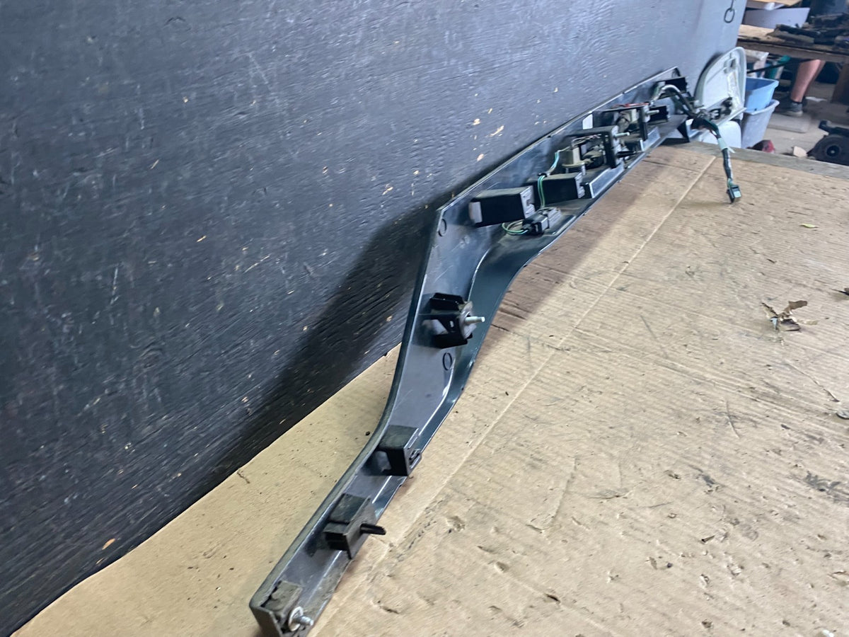2015 - 2017 Lincoln Navigator Rear Hatch Trim Molding License Camera r7938 DG6
