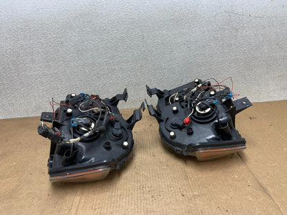 2005 to 2007 Jeep Grand Cherokee Left+Right Set Headlights AA64139