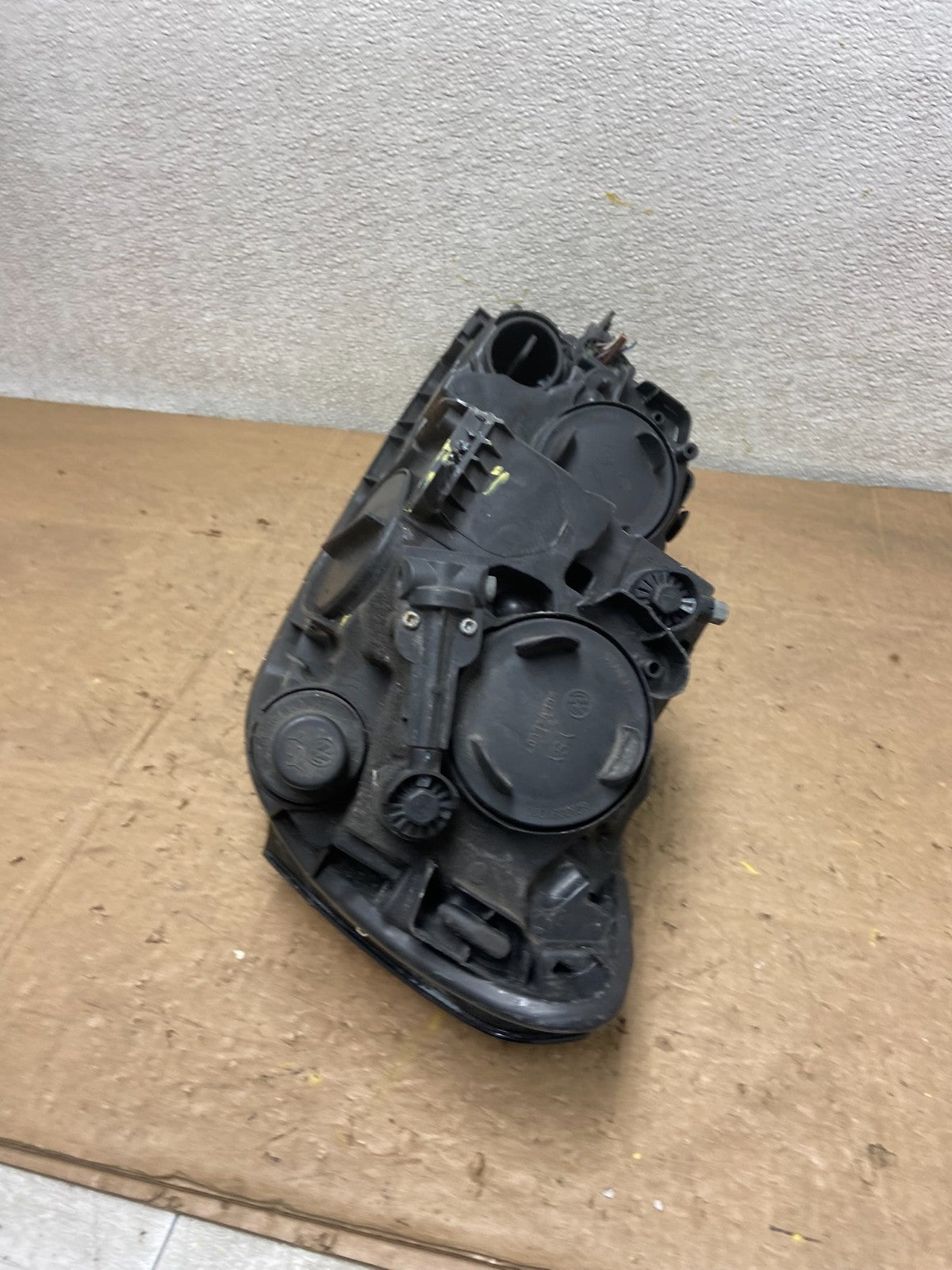 2012-2015 Volkswagen Passat Right Passenger RH  Halogen Headlight OEM Y8320 DW8