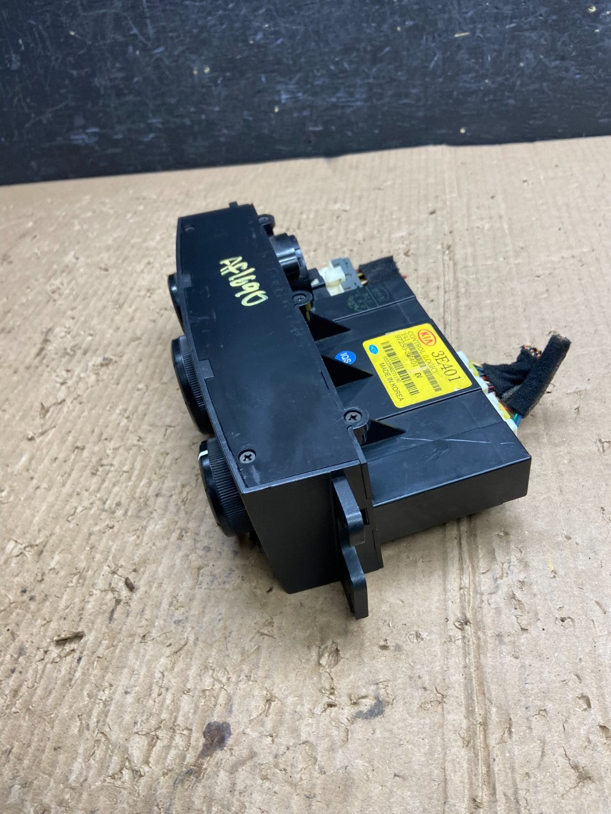 2003 to 2006 Kia Sorento Temperature AC Climate Control 97250-3e401 AF1690 DG3