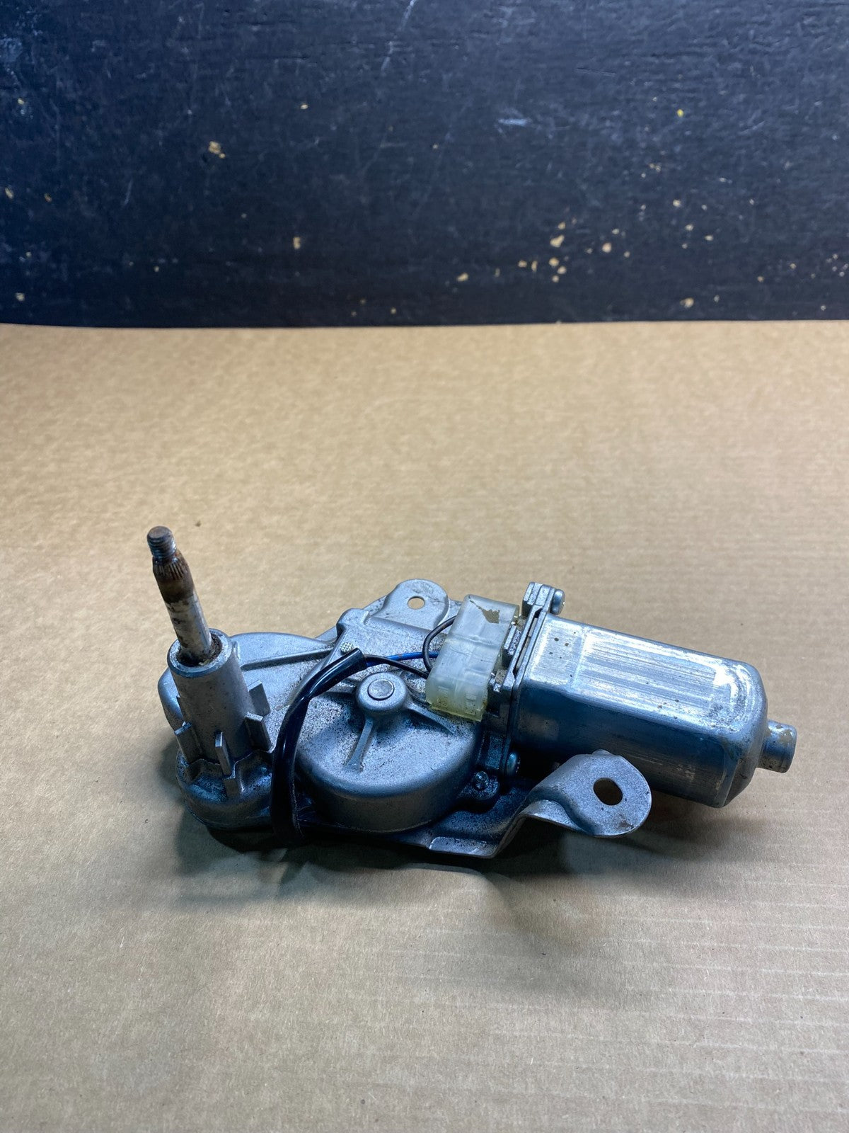 2006 to 2005 Mazda 5 Windshield Rear Wiper Motor Z9027 DG1