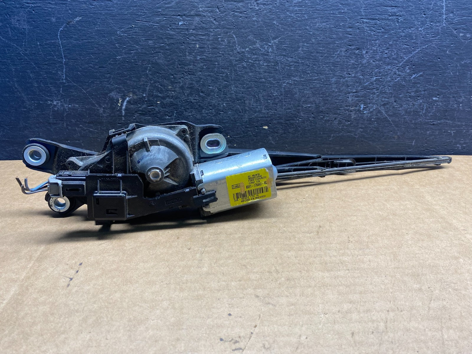 2013 - 2018 Ford C-Max Rear Windshield Wiper Motor AD7516 DG5