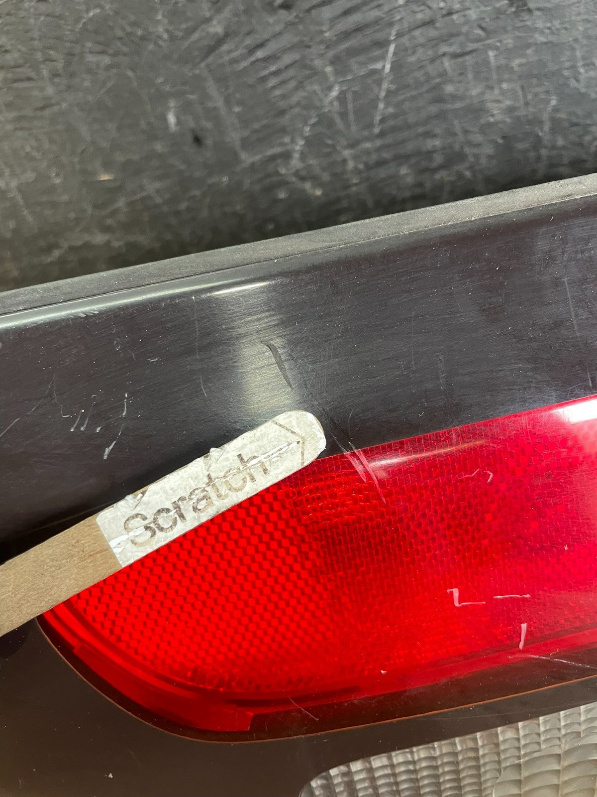 2000 to 2002 Ford Taurus Trunk Rear Center Lid Tail Light Panel ae3437 DG3
