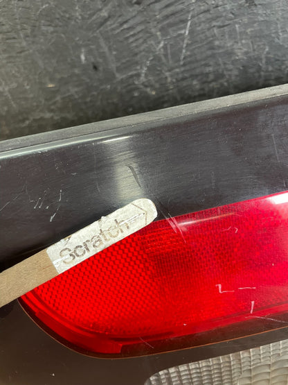 2000 to 2002 Ford Taurus Trunk Rear Center Lid Tail Light Panel ae3437 DG3