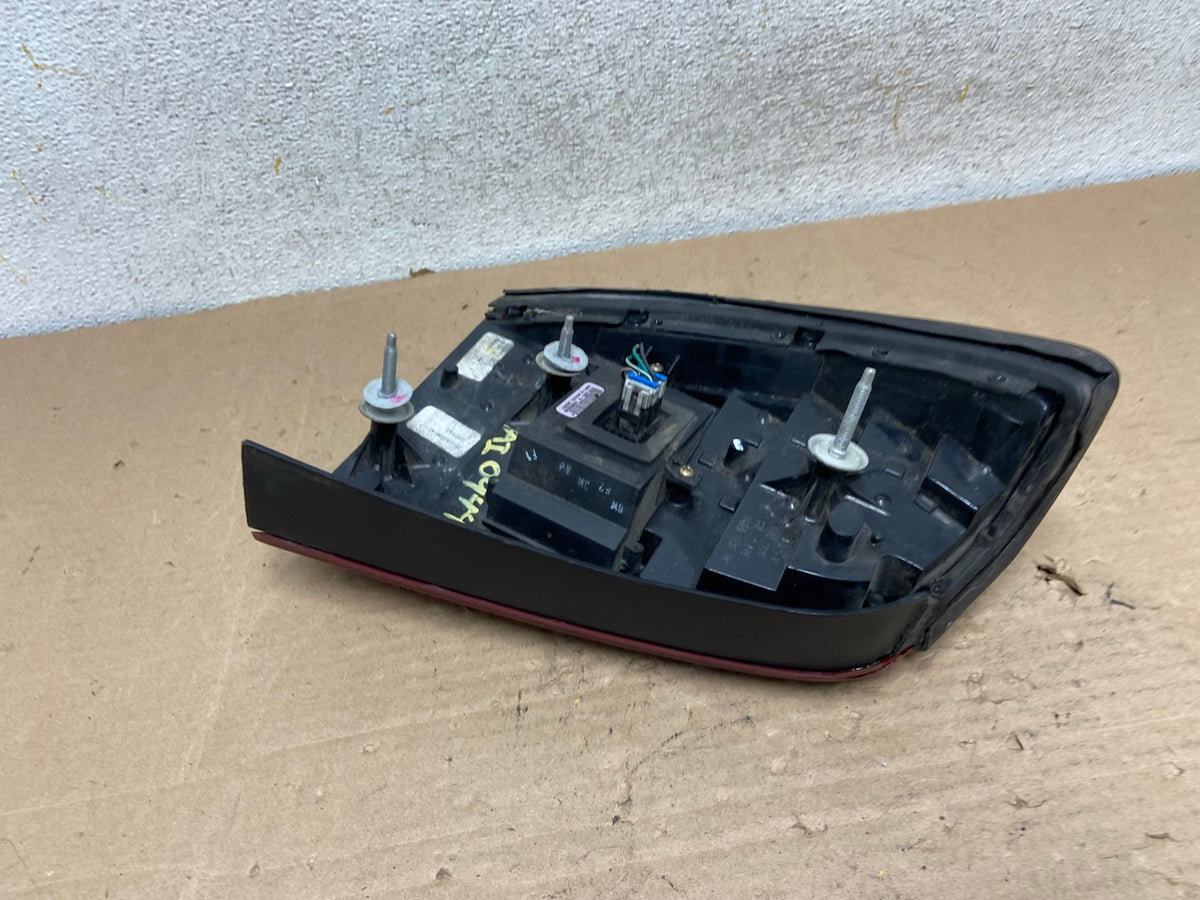 2000 to 2005 Cadillac Deville Right Passenger Rh Side Tail Light AI0944 LK5