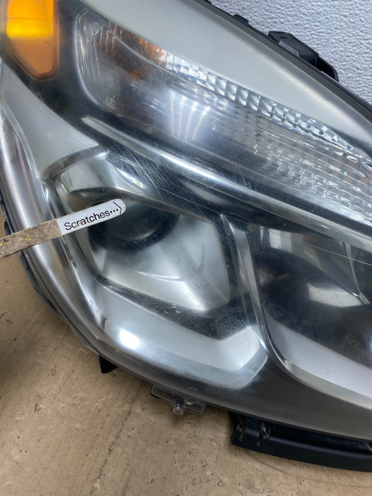 2016-2018 Chevrolet Equinox Right Passenger RH Halogen Headlight AC5735 DW3