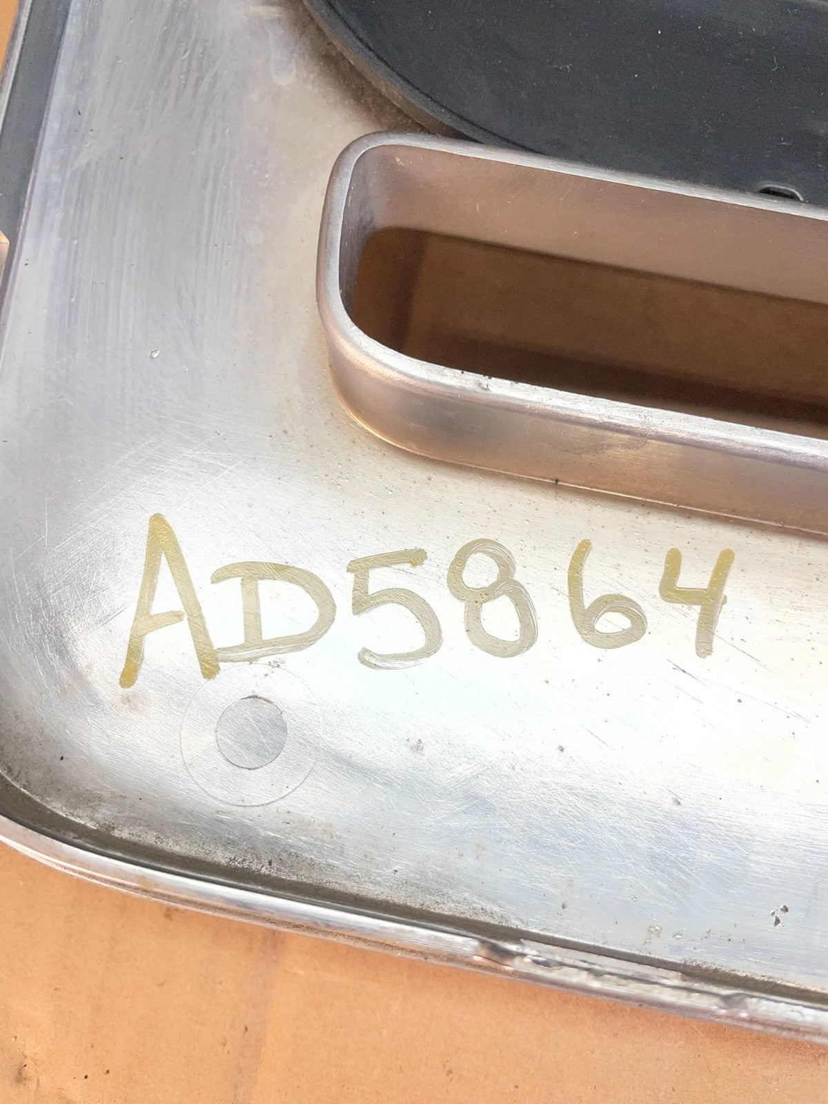 2008-2011 Mercury Mariner Front Upper Grill Grille Emblem AD5864 DW5