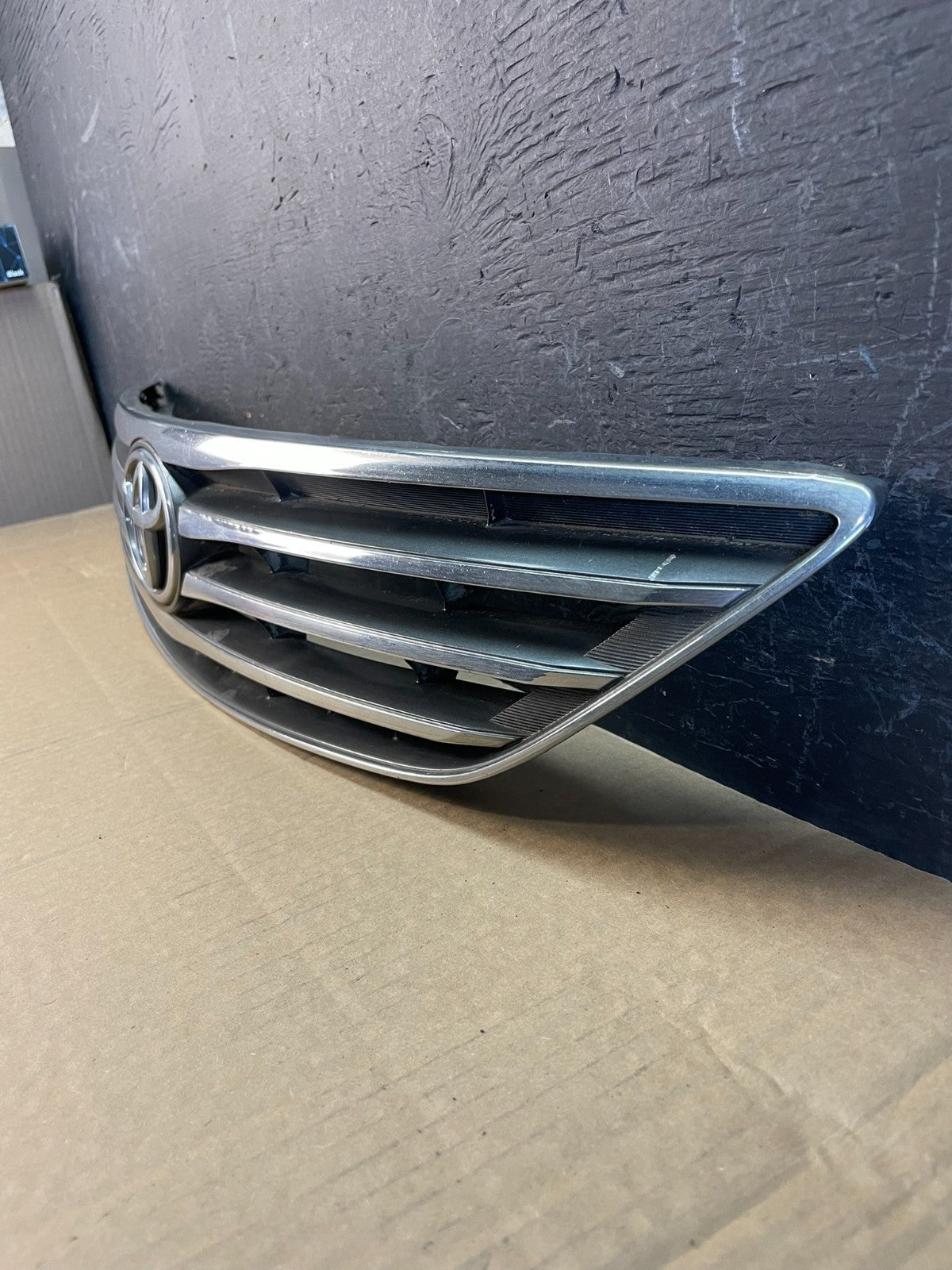 2005 to 2006 Toyota Camry Front Upper Grill Grille AC9704 DG1