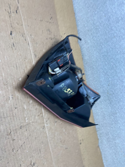 2004 to 2006 Chrysler Pacifica Right Passenger Rh Side Tail Light  AB5301 LK4