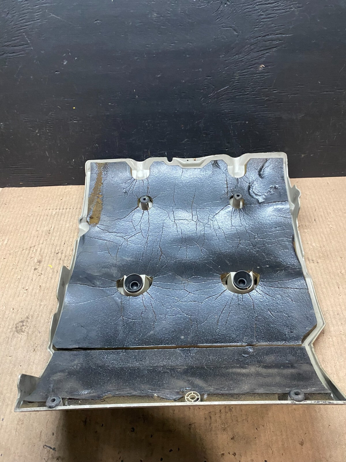 1997 to 2004 Cadillac Deville Seville Northstar Engine Motor Cover E4820 DG14