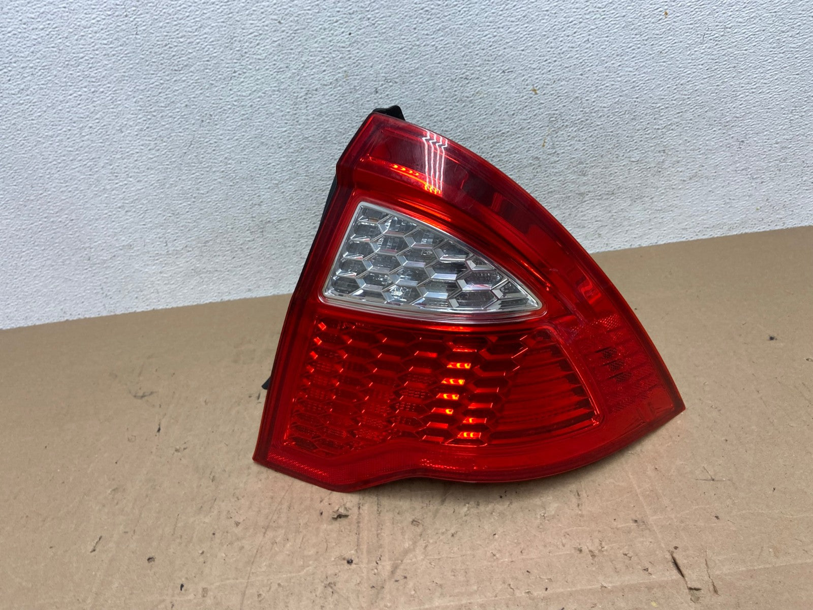 2010 2011 2012 Ford Fusion Right Passenger Side Tail Light AE6162 LK0