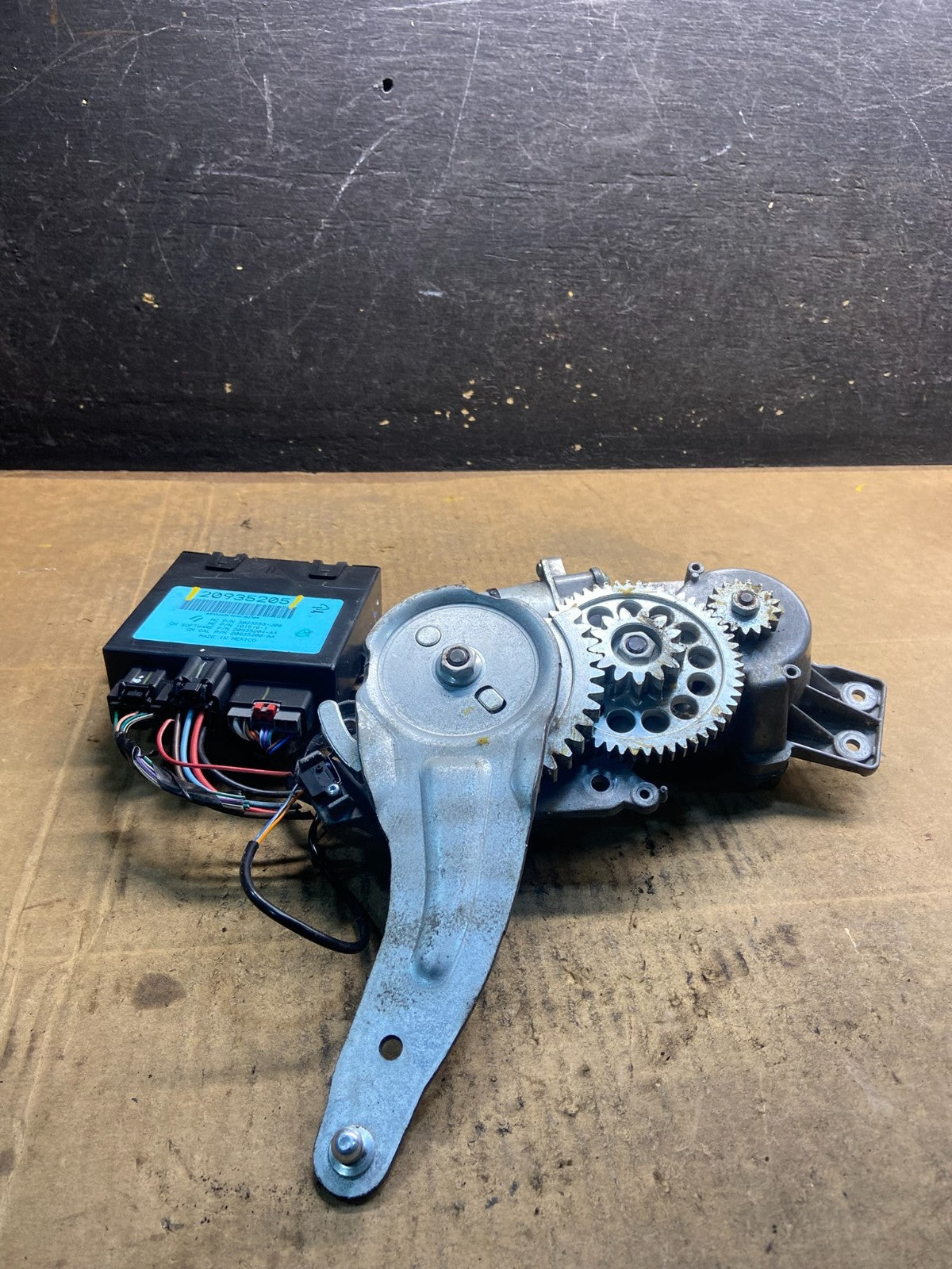 2009-2012 GMC Acadia Power Motor Liftgate Tailgate Control Module y3776 DG3