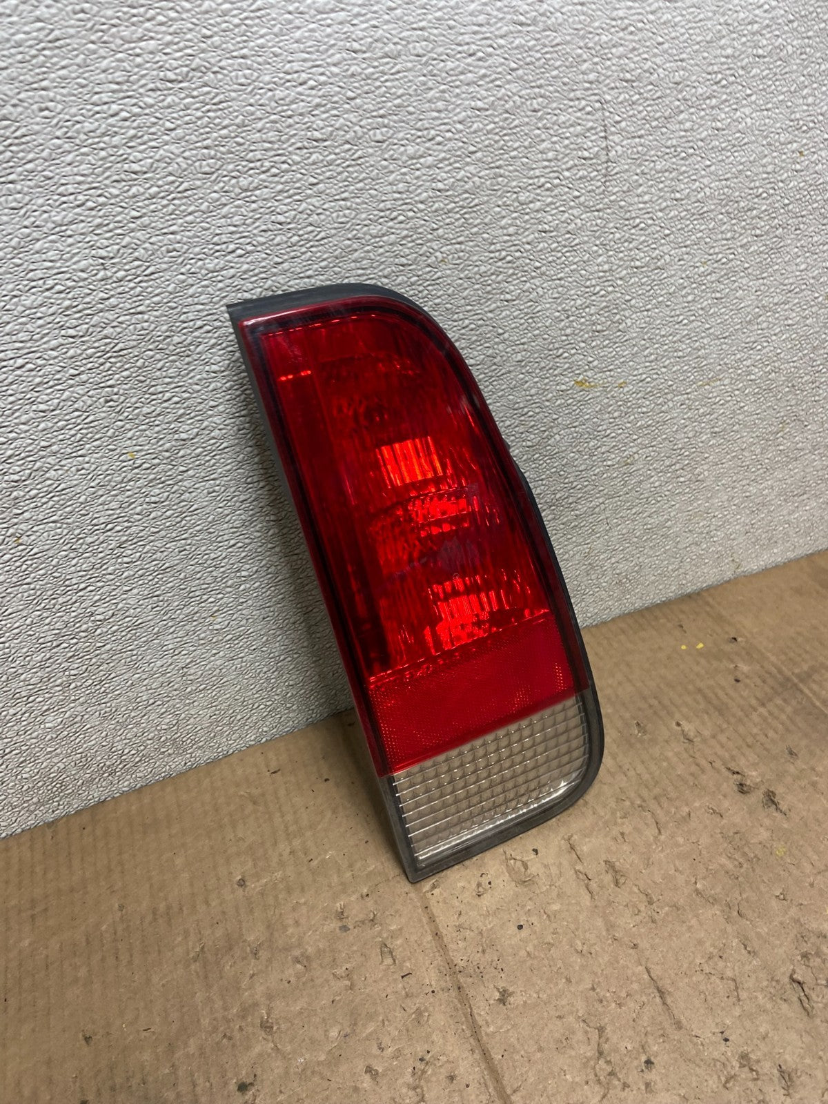 2003 2004 2005 Lincoln Aviator Left Driver Lh Inner Tail Light Side AA6998 LK2