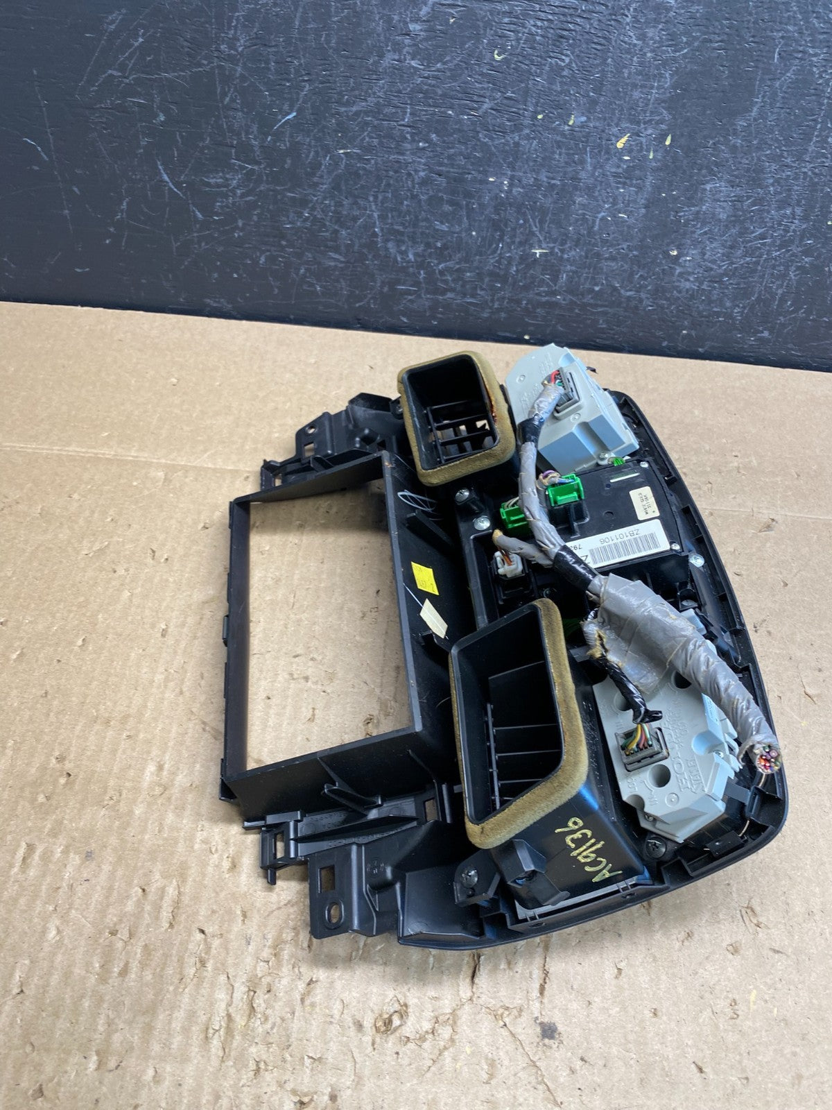 2007 to 2009 Acura RDX GPS RADIO Audio Control Trim Dash w/ Vents AC9136 DG5