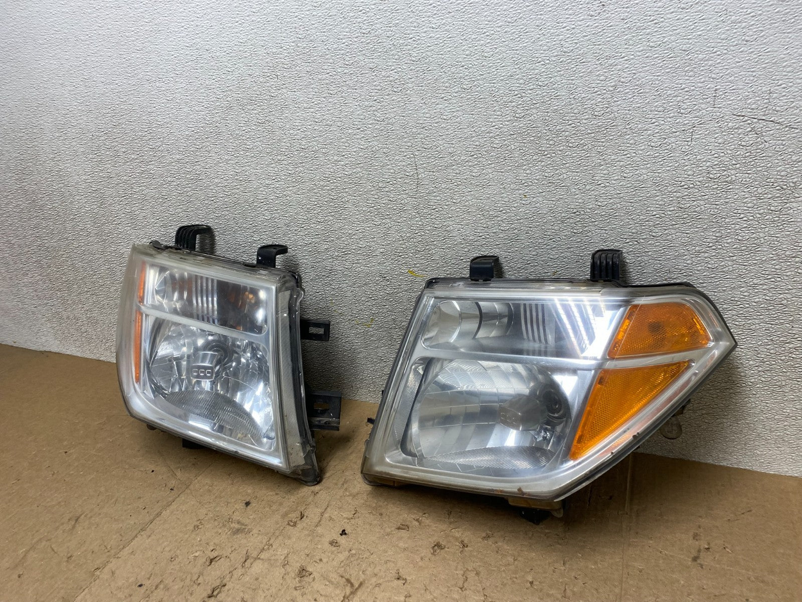 2005 2006 2007 Nissan Pathfinder Halogen Headlights Left+Right Oem X2433 DW1