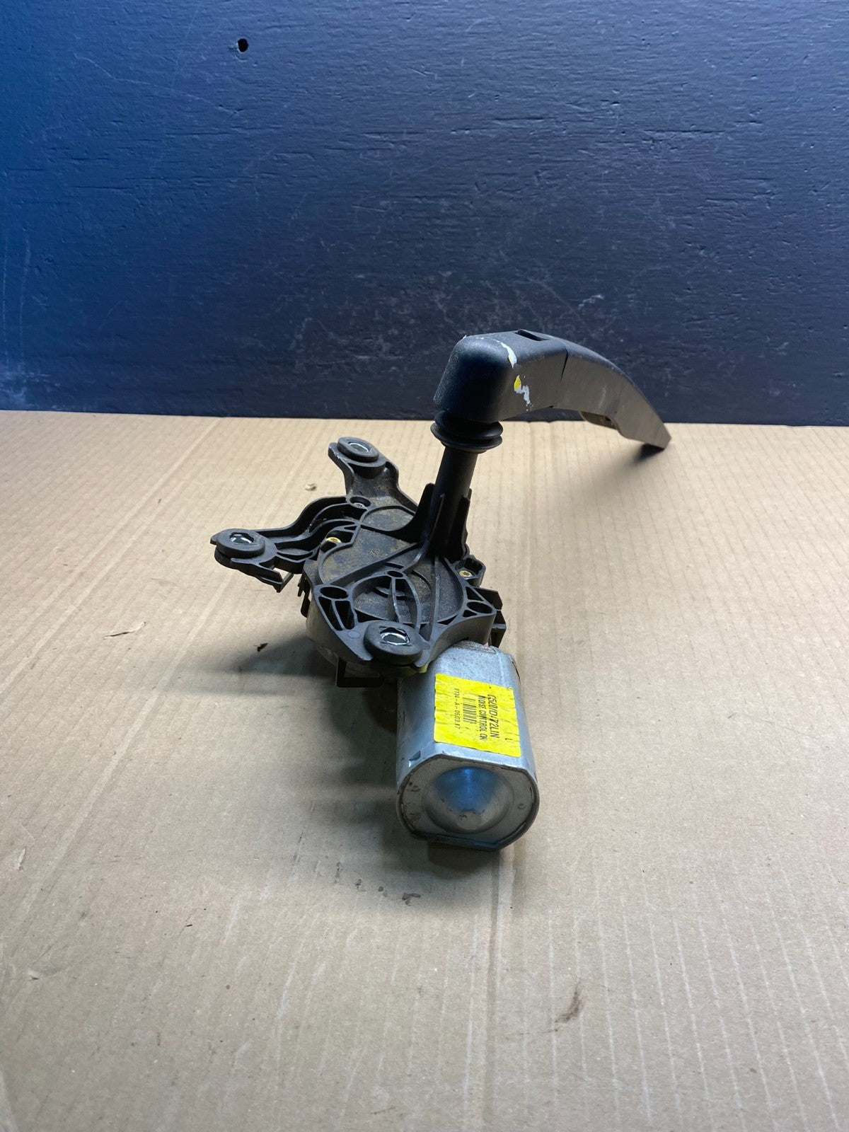 2013 to 2019 Ford Escape Rear Windshield Wiper Motor OEM AC0856 DG4
