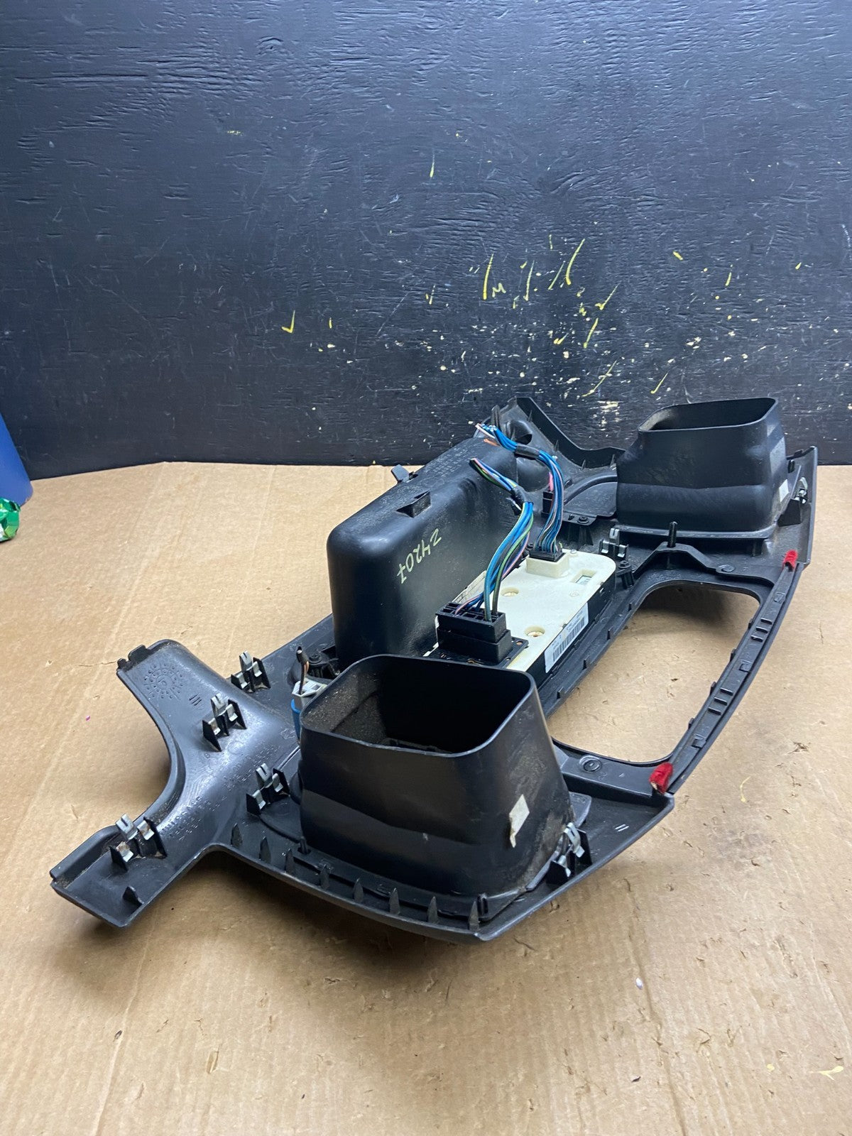 2002 to 2005 Dodge Ram Radio Climate Control Dash Air Vent Bezel Trim Z4207 DG4