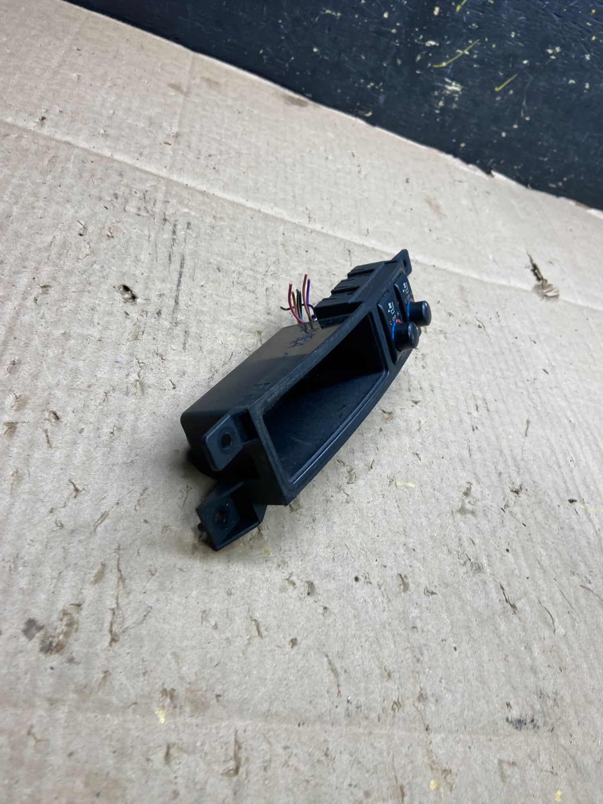 2006-2009 Infiniti M35 M45 Seat Heated Climate Switches  Y5299  DG1