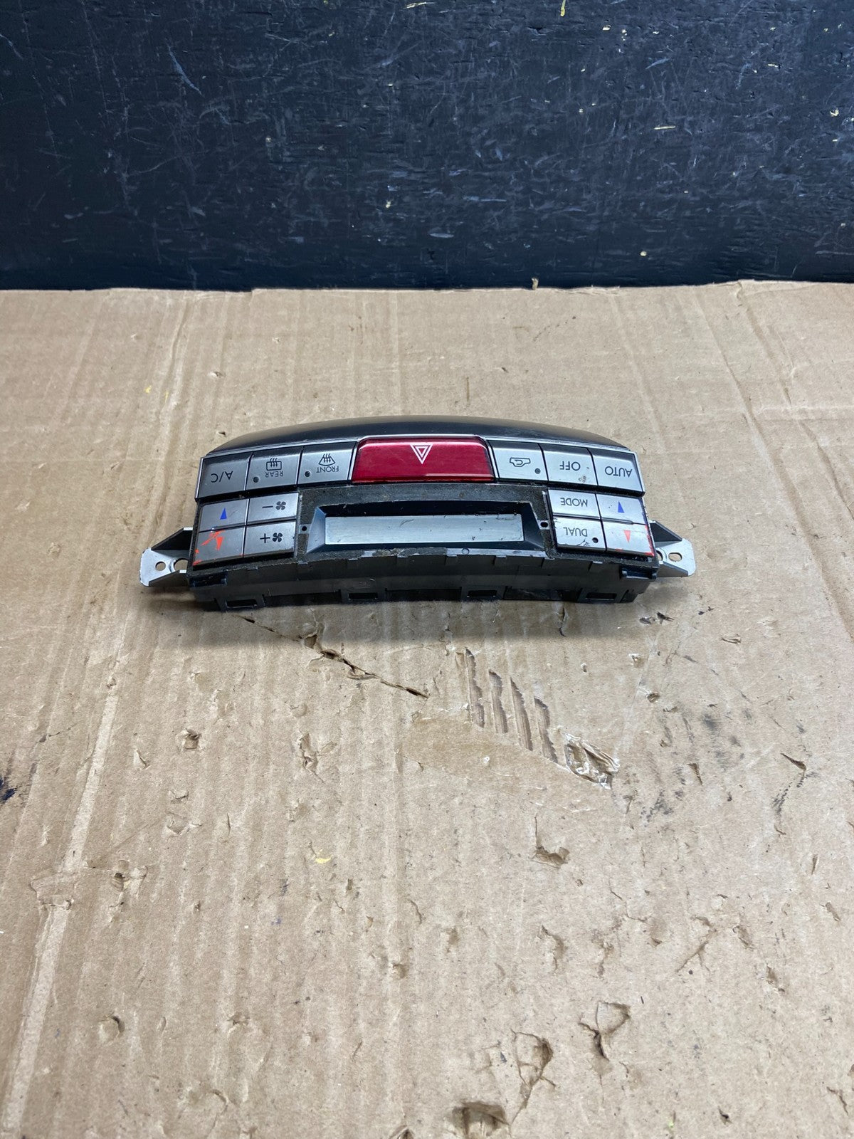 2010 - 2014 Subaru Outback Legacy A/C Heater Climate Control Unit AE1811 DG3