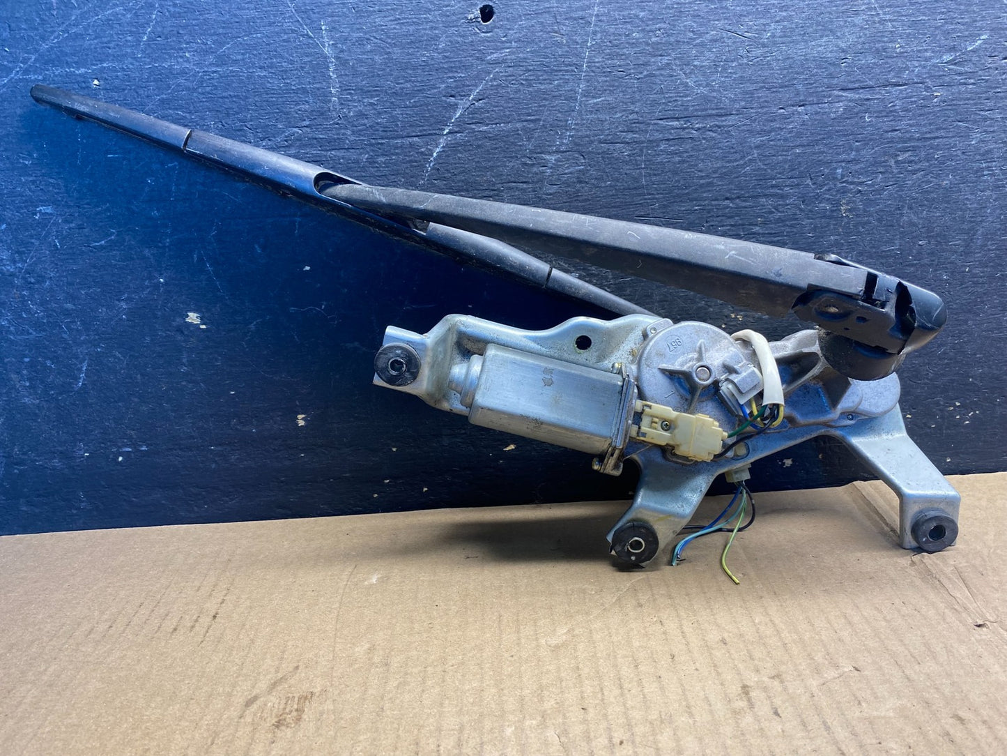2005 to 2009 Subaru Legacy Outback Rear Windshield Wiper Motor aa7491 DG0