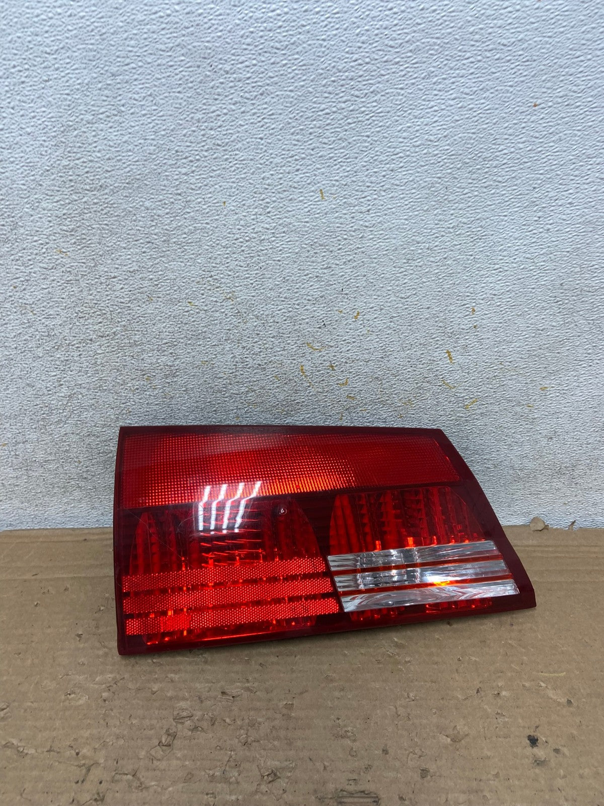 2004 - 2005 Toyota Sienna Left Driver LH Side Inner Tail Light AH9147 LK0