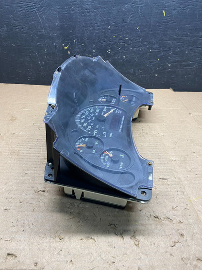 2001 to 2002 Chevrolet Express Speedometer Cluster Gauge Q2321 DG2