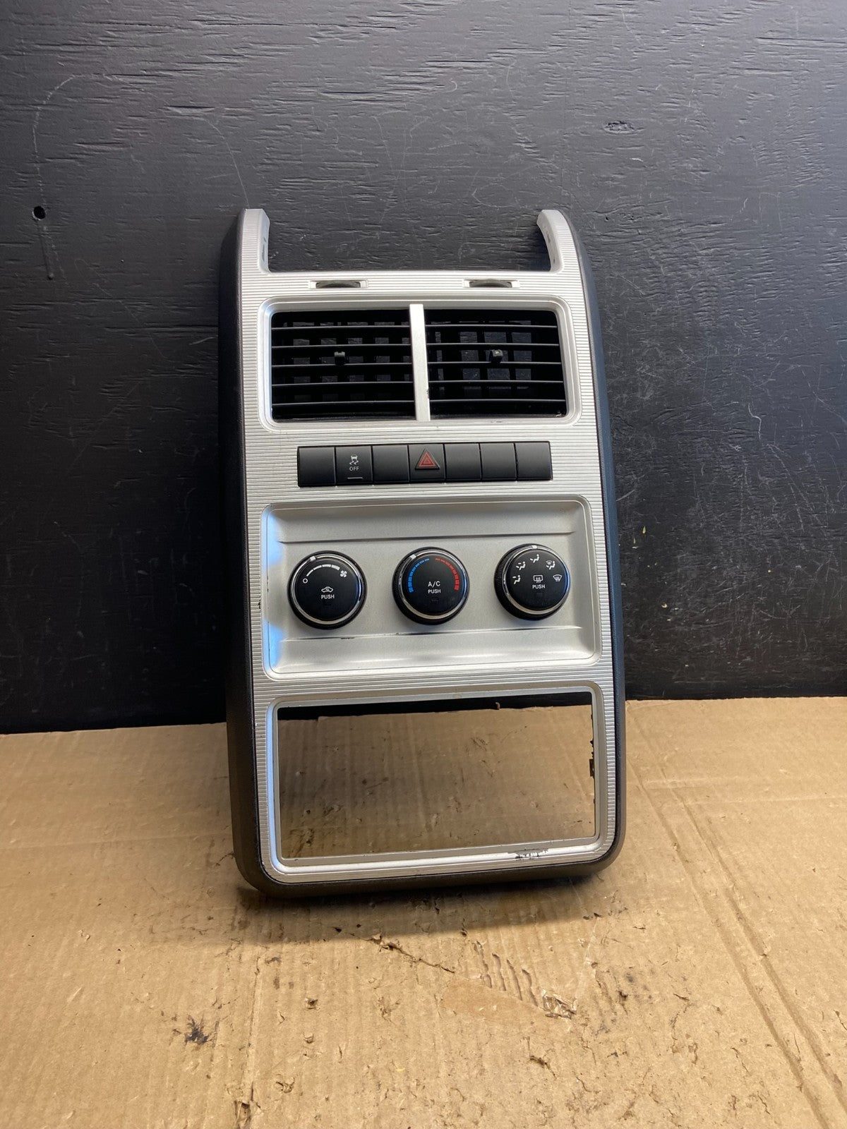 2009 2010 Dodge Journey Center Dash A/C AC Climate Control Bezel Trim AE2046 DG0