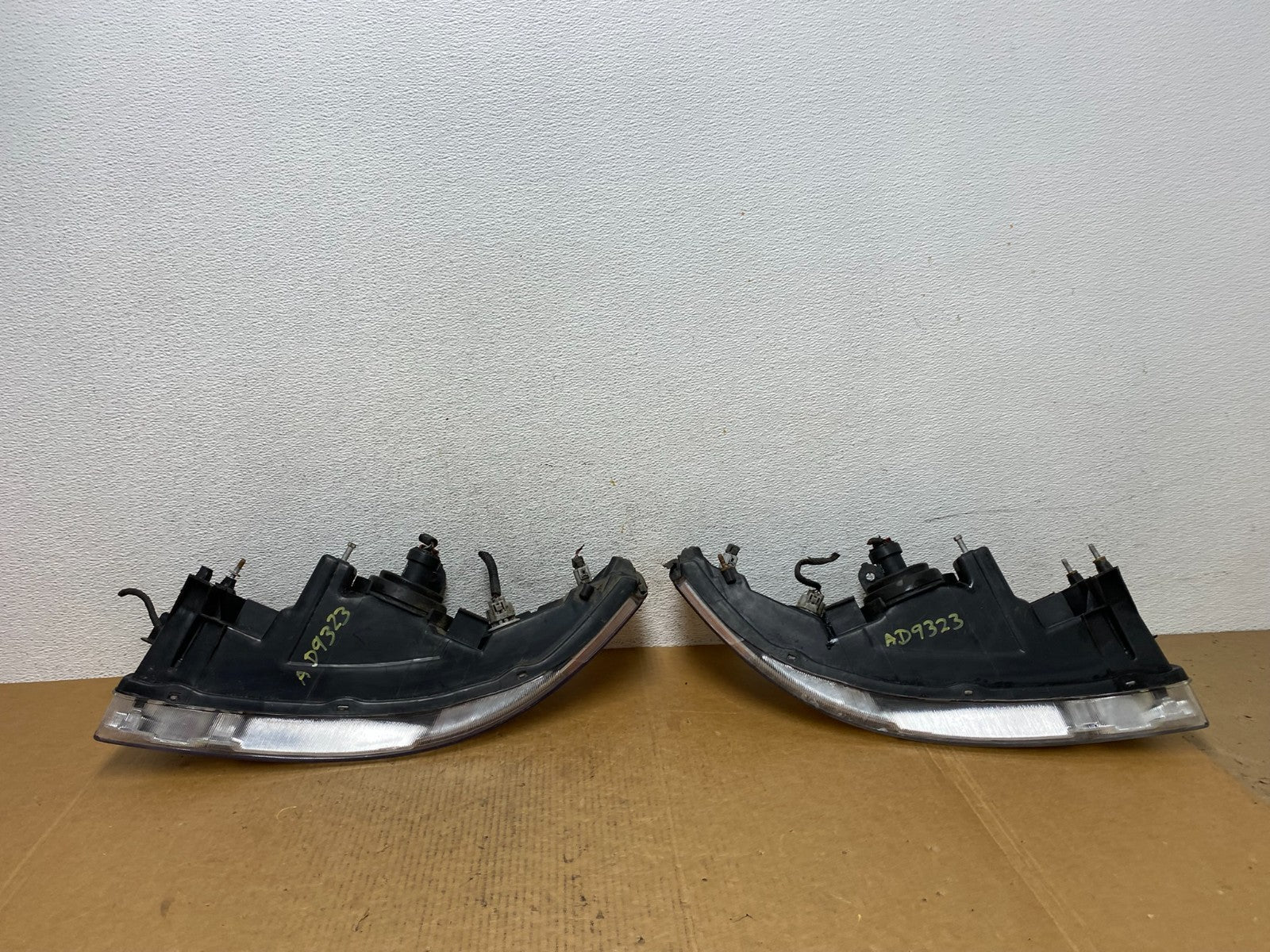 Sedan 2000 2001 Nissan Altima Headlights Left+Right AD9323 DW5