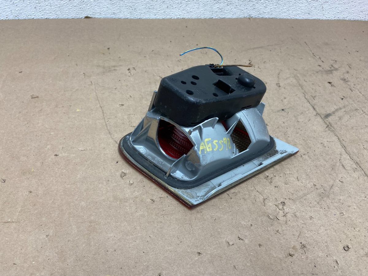 1998 - 2001 BMW 3 325i E46 Series Left Driver LH Side Inner Tail Light AG5598 DG5