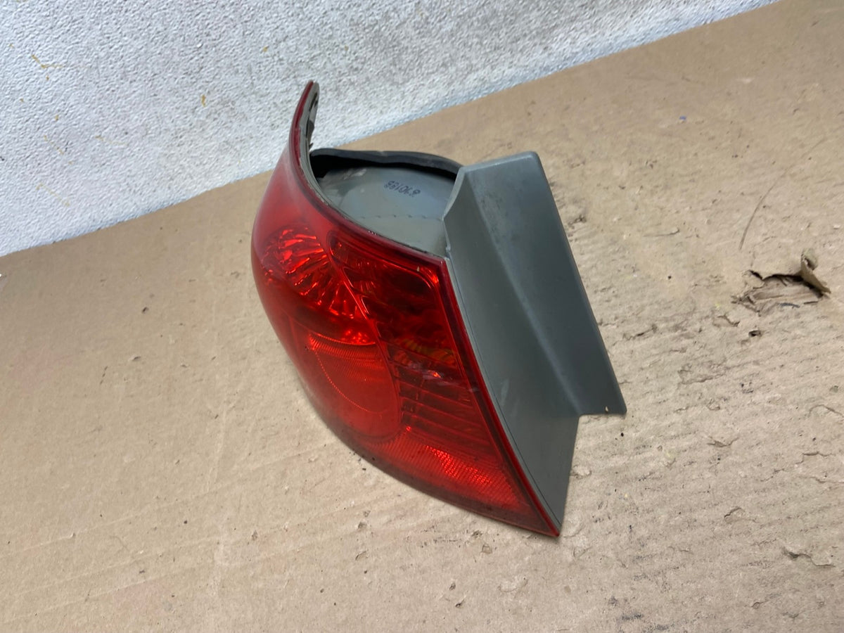 2007 to 2010 Hyundai Elantra Sedan Left Driver Side Tail Light AI1068 LK1